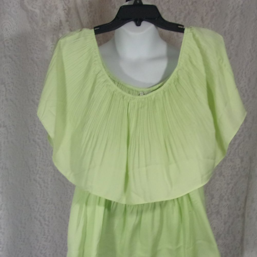 Covertible Neckline top blouse. Gypsy/off shoulder Cato NWT
